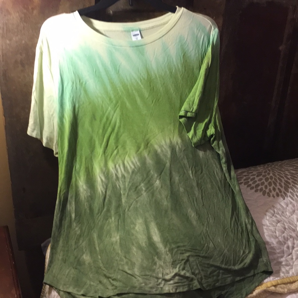 Old navy knit tee. Green tye dye